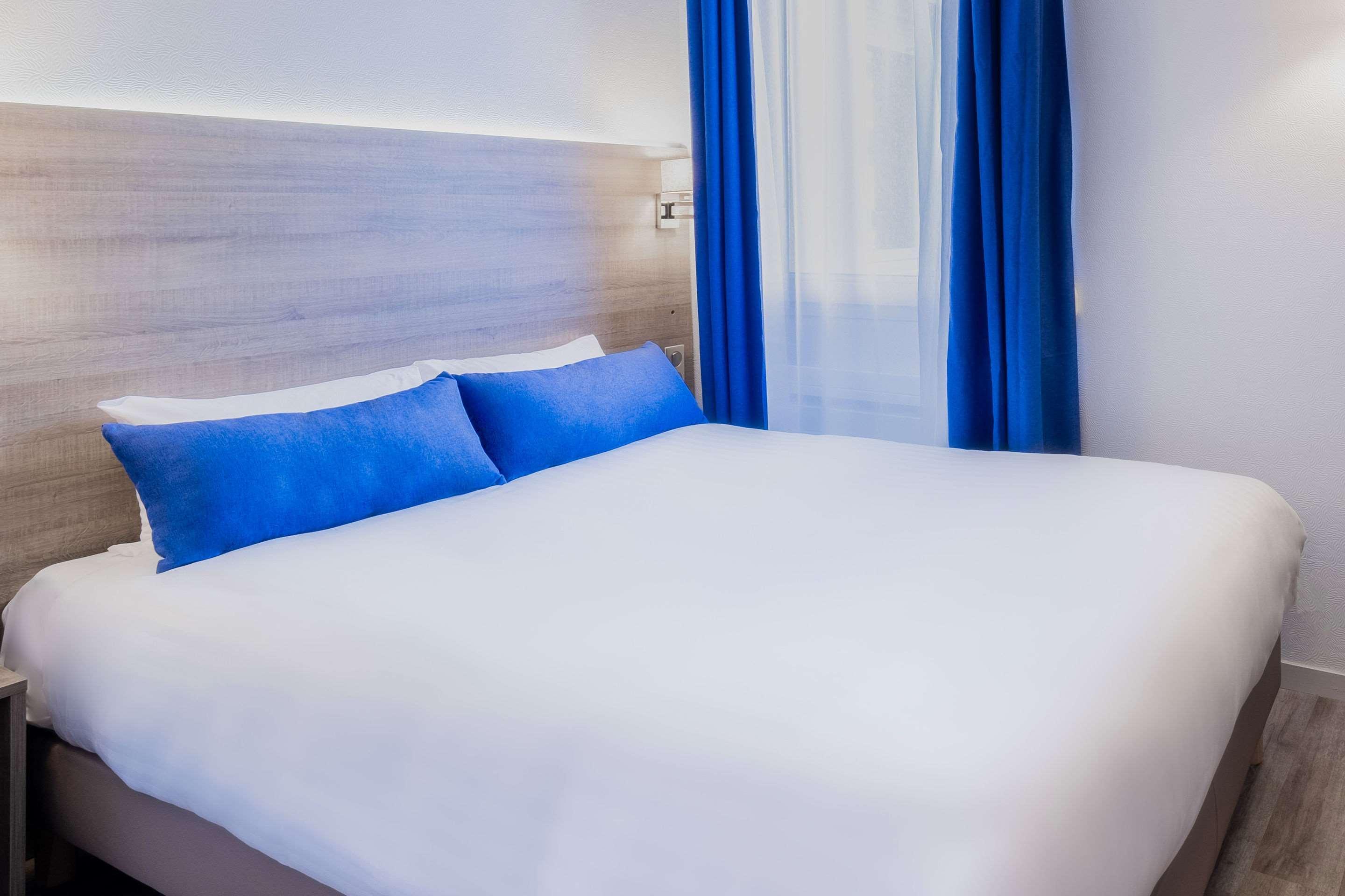 Hotel Le Circuit Le Mans Kültér fotó
