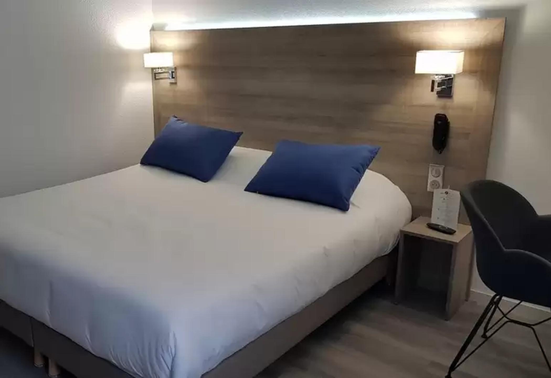 Hotel Le Circuit Le Mans Kültér fotó