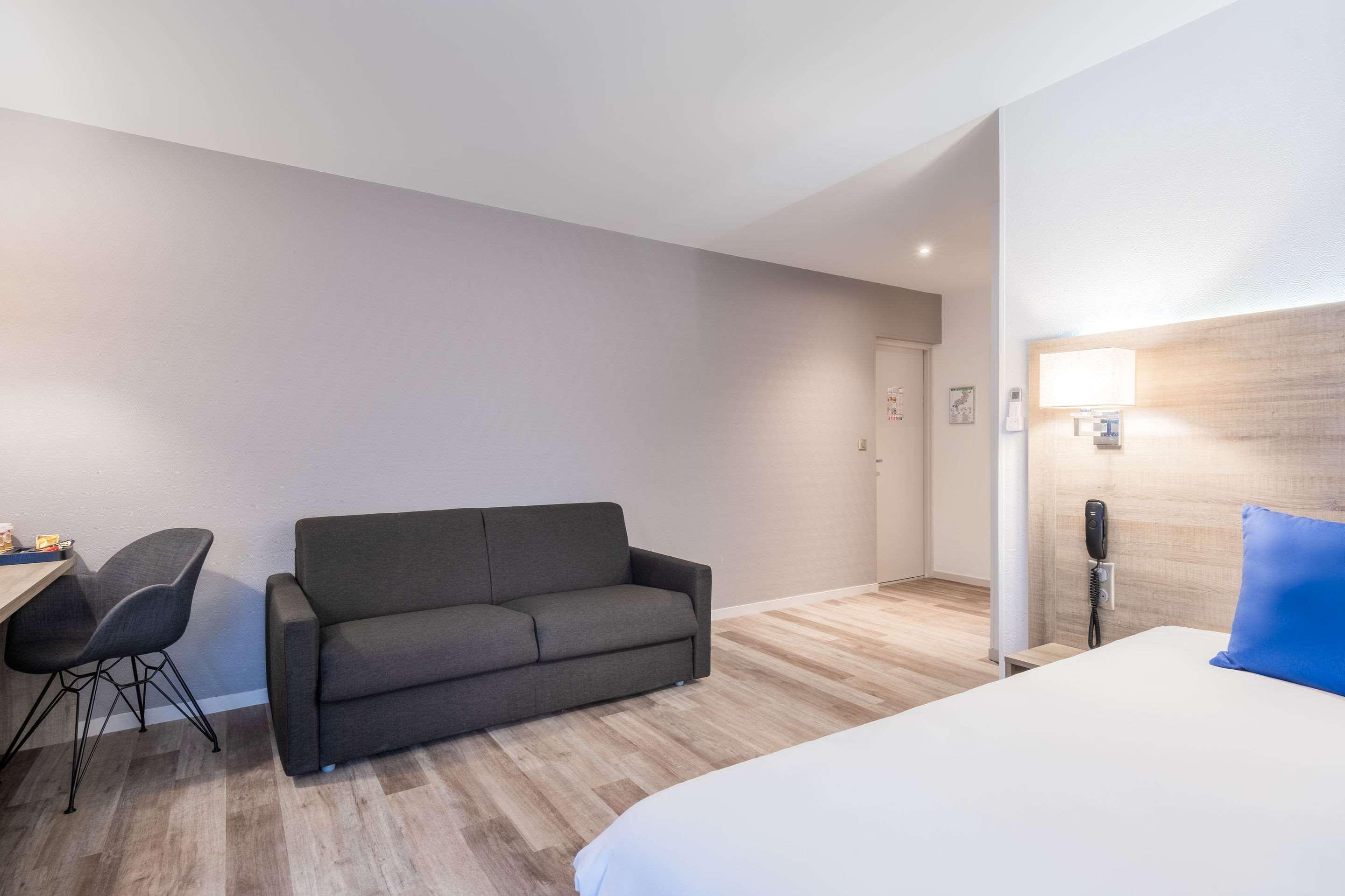 Hotel Le Circuit Le Mans Kültér fotó